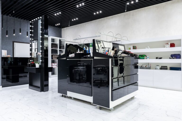 Sephora étend ses heures calmes : moins de bruit, de lumière et de parfum en boutique